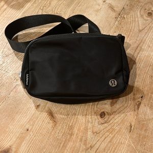 🆕 Lululemon Everywhere Belt Bag 1L